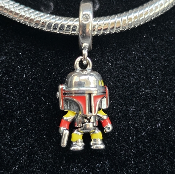 S925 Sterling Silver Mandalorian "Boba Fett" Charm - Picture 1 of 3
